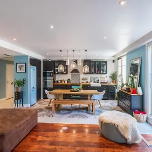 Charles - Welkeys Appartement